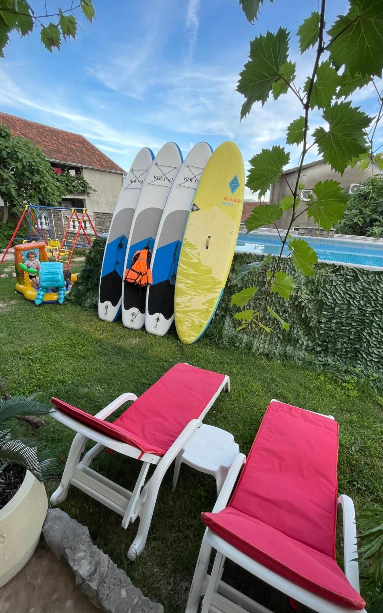 Апарт готель Family House With Pool & Sea View Бієла Екстер'єр фото