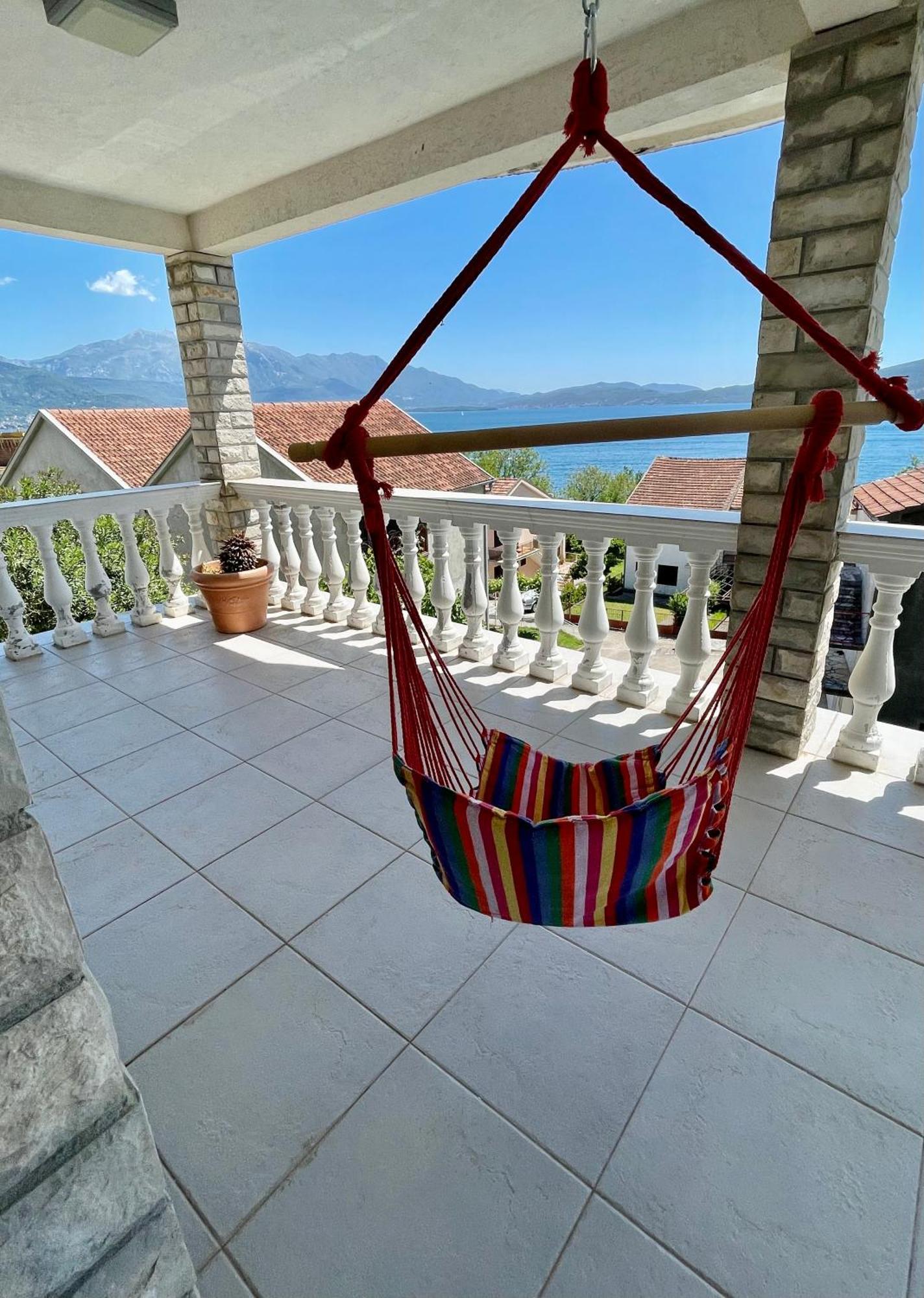 Апарт готель Family House With Pool & Sea View Бієла Екстер'єр фото